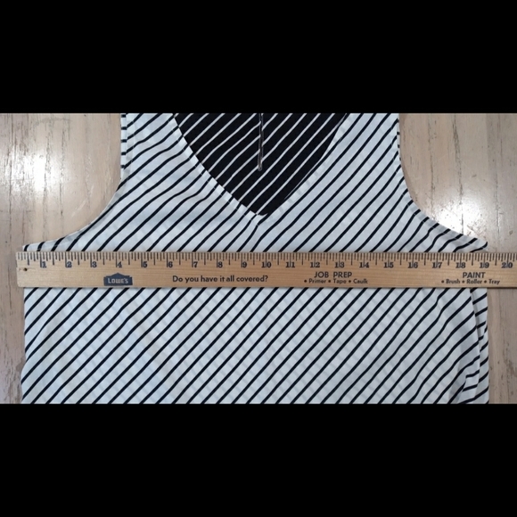 Attention black and white striped sleeveless top - Picture 3 of 6